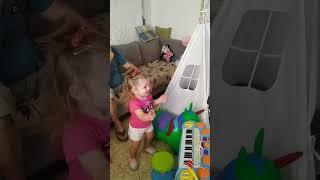 Под звуки музыки...