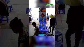 Cụ bà câm điếc cầm 10.000 đồng vào ăn bún và hành động bất ngờ của chủ quán
