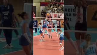 Emily Zinger y su spike preciso ante Alianza Lima en la gran final de la Liga Nacional de Vóley 