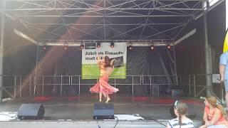 Alya bellydancer performes on the Stadtfest Jülich (Deutschland)