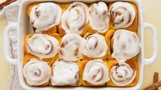 Kürbis Zimtschnecken – Pumpkin Spice Cinnamon Rolls