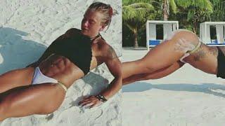 Sexy Fitness girl training at the beach (Caroline Aspenskog)