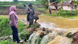 SUASANA SORE YANG TENANG, HUJAN TURUN DI KAMPUNG NAMBAH BETAH, HAWA DINGIN PEDESAAN SUNDA JAWA BARAT