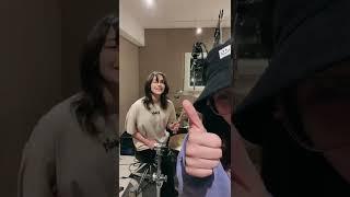 Ale aprendiendo a tocar la batería con la ayuda de ️Pau 16/01/2022 #TheWarning