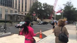 访民马永田拦截习近平车队 Chinese Petitioner Stops Chinese President's Vehicle