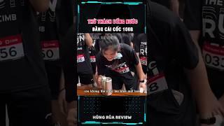 uống nước bằng 1 tay với cái cốc này sẽ được nhận thưởng
