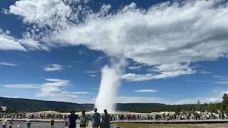 Old Faithful Eruption Timelapse #oldfaithful  #YellowstoneNationalPark  #timelapse #geothermal