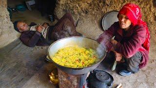 Old lovers Living in a Dangerous and Risky Cave | love in Old Age | Village life in Afghanistan