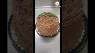 LIFE OF A MANAGER/CAKE DECORATOR #cakedecorator #injured #working #fyp #cakes #shorts #subscribe