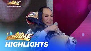 It's Showtime: Vice, nagtanggal ng wig para suportahan si April (EXpecially For You)