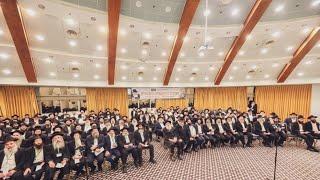 300 Shluchim Sing Chabad Niggun "Ach Lelokimin" in Unison | אך לאלוקים