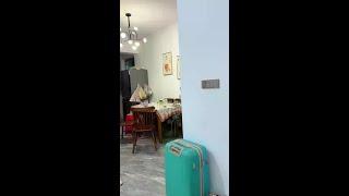 这小子两只手都会写字，为了作业也是拼了，长大绝对不得了