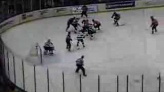 NY Islanders Miroslav Satan scores with 0.7 seconds left