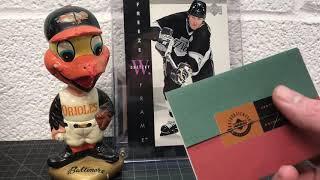 Pickups: Gretzky auto, 67 Venezuela