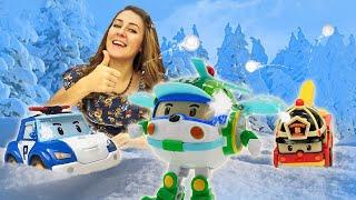 La Guardería Infantil. Los Robocars van a jugar bolas de nieve. Vídeos  para niños de Robocars.