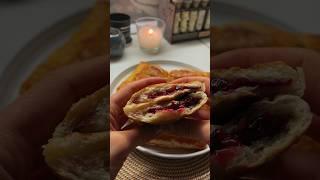 Слойки с вишней 