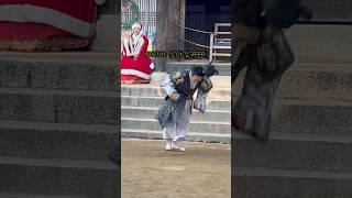 덤블링 하다가 머리통(?) 날아간 루돌프ㅋㅋㅋㅋㅋ #한국민속촌 #루돌프 #shorts