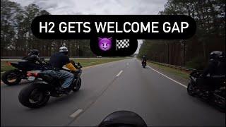 SUNDAY FUNDAY RACING!! | YAMAHA R1 vs GSXR1000R vs S1000RR