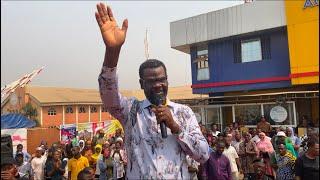 ORIYOMI HAMZAT IN TEARS AS HE ADDRESS CROWD IN HIS OFFICE AFTER GAINING FREEDOM FROM PRISON