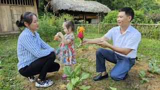 "Miss An Smiled: Her Ex-Husband Accompanied Her To Harvest Fruit, Market & Take Care Of The Garden"