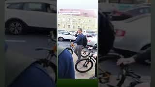 Минск. Одна из групп велосипедистов - уже в центре города 