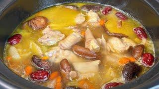 How to stew chicken soup to taste good What ingredients are delicious in chicken soup   ！。