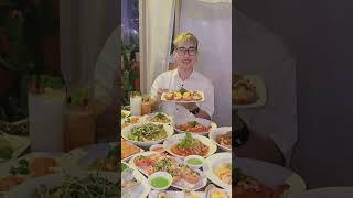 Buffet ngay trung tâm mà giá cực iu | TÚ HIỆU TRƯỞNG OFFICIAL #shorts