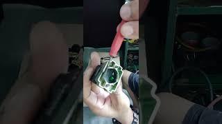 1270.DIY:MR.TDJLP. ZB2-BE101 SELECTOR SWITCH shown the locking part of SWITCH KNOB and its BODY