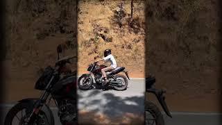 Zindagi bas Gam deti hai , Or ham Fevicol dhundne Pahado ️me nikal jate hai ️