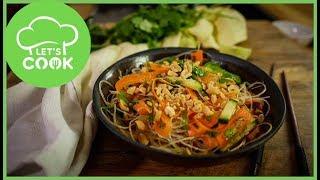 Glasnudelsalat mit würzigem Dressing | Asiatisches Rezept