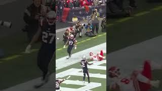 Taylor Swift did not approve of this shove   #Taylor #Swift #Swiftie #Chiefs #Kelce #NFL