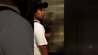 Orang kampung naik lift lucu parah