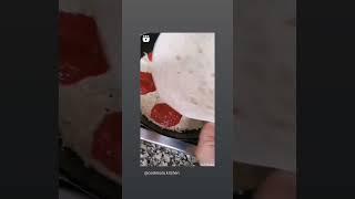بيتزا المقلاة  سهلة وسريعة وبخبز التورتيلا 