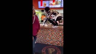 fight Guy gets on counter at Popeyes and kills it Wholelivenigga