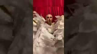 Lova- Lova show backstage