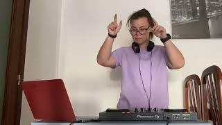 EDM DANCE LIVE SETS BY JULIA IBÁÑEZ