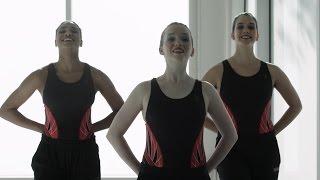 How Does A Hive Mind Keep A Synchronized Swimming Team So Coordinated?