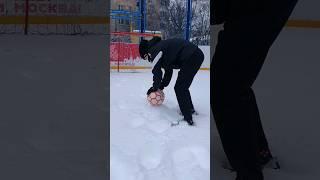 Кто хочет сыграть в футбол? Встречаемся на коробке 