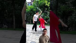 Women's self-defense, hit the gangster in the throat. #kungfuskills #martialarts #fighting