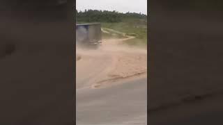 КамАЗ на автопилоте зделал Рёский монювр на повороте