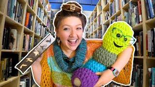 Crocheting a Bookworm to Log my 2025 Reads!