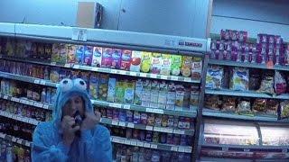 Cookie Monster goes mental in a cornershop - World of Neg