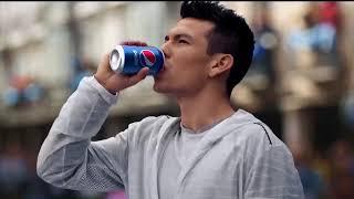 Hirving Lozano en el comercial de Pepsi con Messi, Marcelo, Kroos, Dele & Lloyd