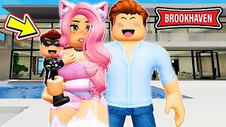 My CRUSH & I Got STUCK BABYSITTING ( ROBLOX Brookhaven RP)