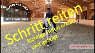 F3 Die Reiterhilfen und die Bewegung beim Schritt Reiten in Zeitlupe genau erklärt. Pferde reiten