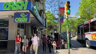 Caminando la larga avenida 18 de Julio del centro de Montevideo, Uruguay - Octubre 2024