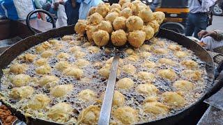 Very Popular Vadapav of Mumbai | Kalpana Aunty 