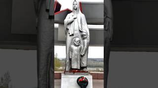 С днём Великой Победы!#мемориал #юрга #нейросети #ии #ai #памятник #деньпобеды#9мая #бессмерныйполк