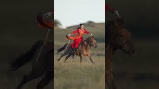 内蒙古骑马 Riding Horses in Inner Mongolia