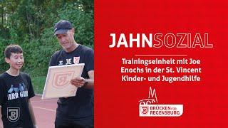 Bolzplatz-Training mit Joe Enochs | Brücken für Regensburg